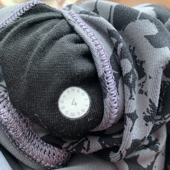 Lululemon leggings - Picture 4 of 4